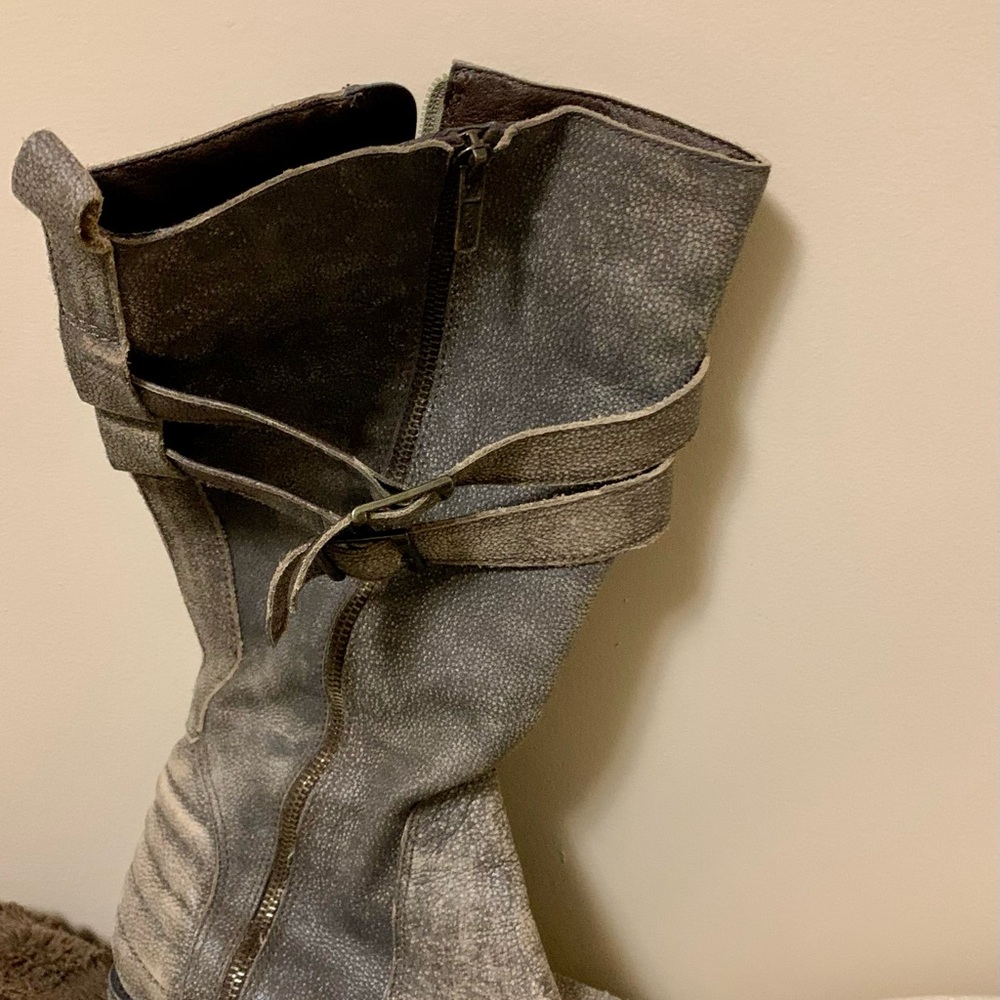 Stylish Gray Women's Boots